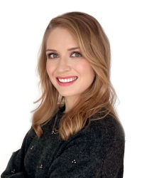 Kerri Behrendt headshot