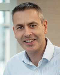 Headshot Neil Buchan